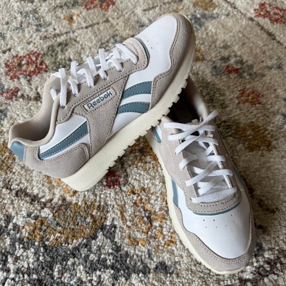 Reebok 5.5 Glide White and Gray Retro Sneakers